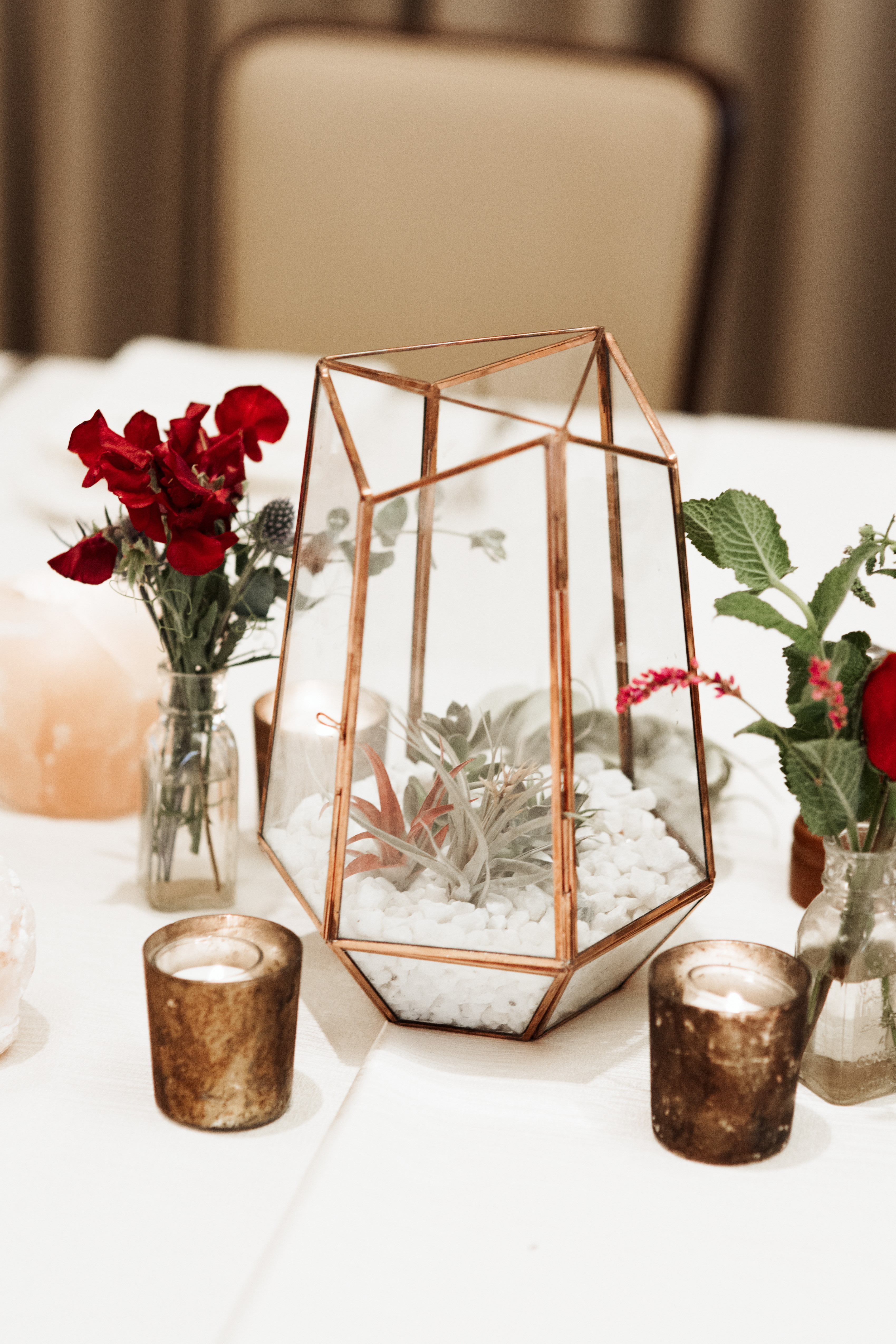 wedding planning tablescape greenery real plants air plants cacti rose desert styled design detail gold accents candle light photography